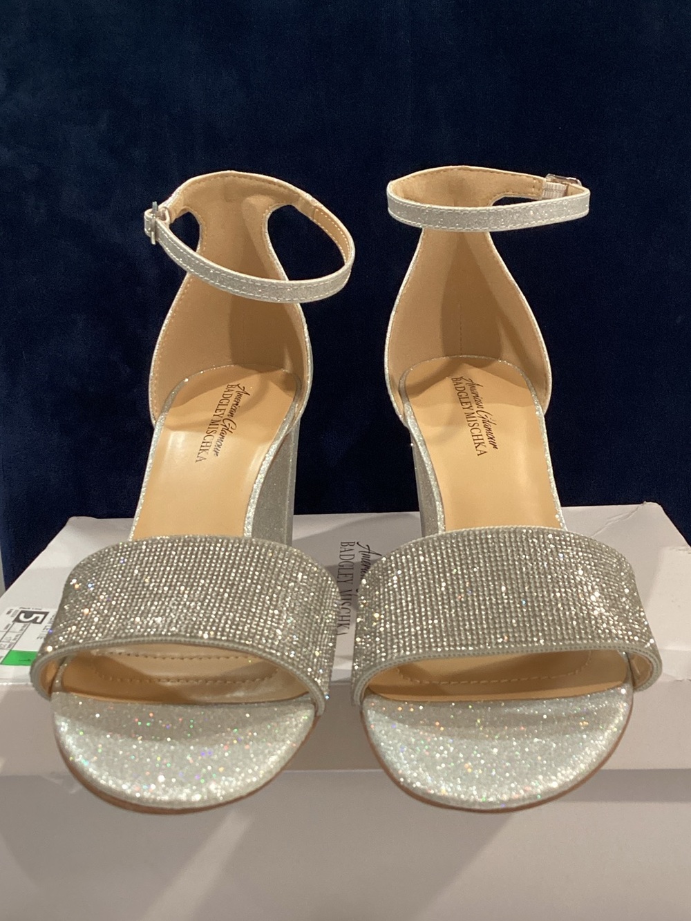 Badgley Mischka Lettie Silver Glitter Block Heel Sandals NIB Size 9.5 - Picture 4 of 9